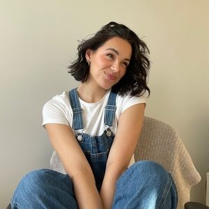 Meet your Posher, Claudia